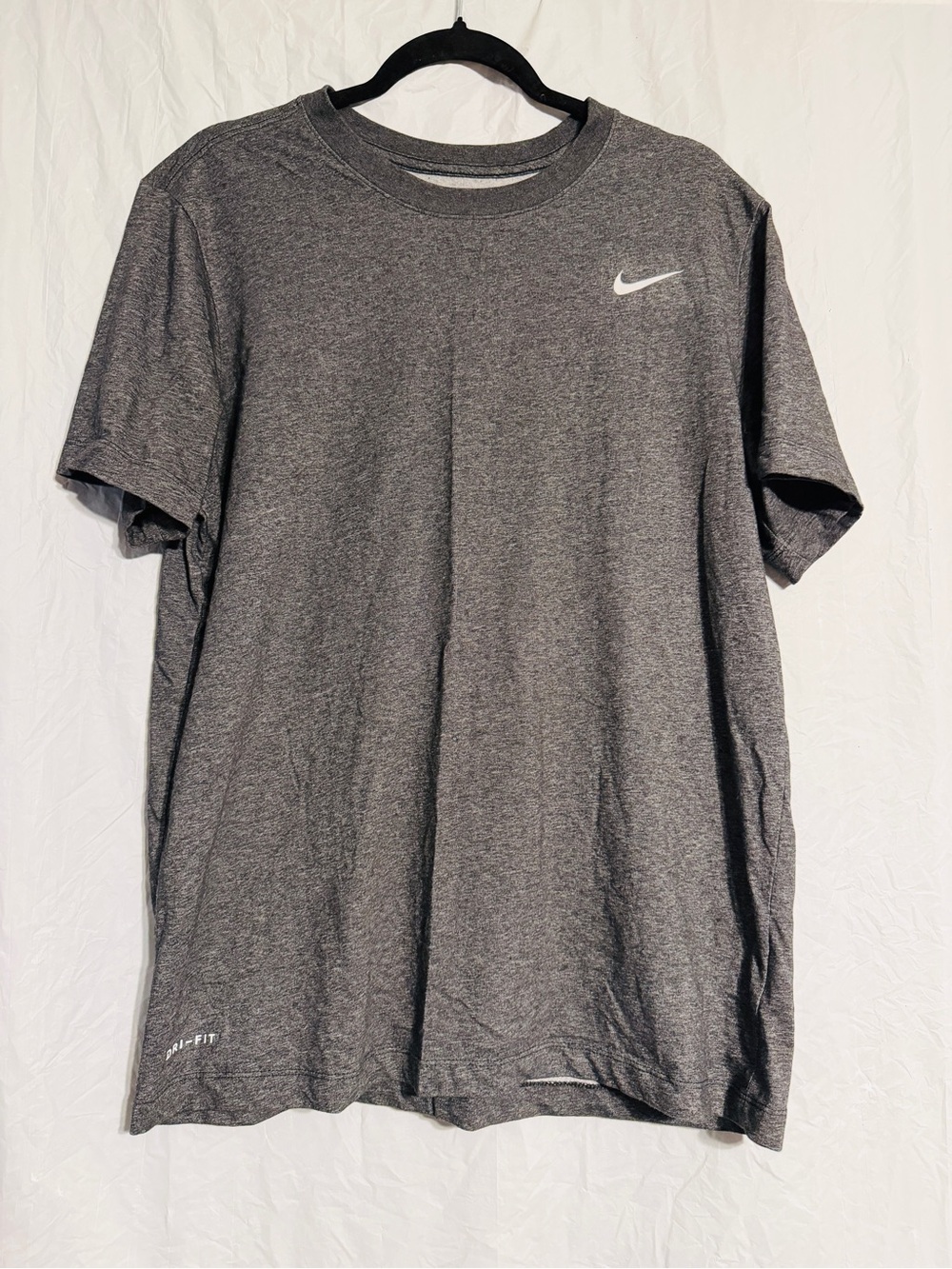 Nike Dri-FIT The Nike Tee Men’s Large Gray Short Sleeve Athletic Workout Shirt